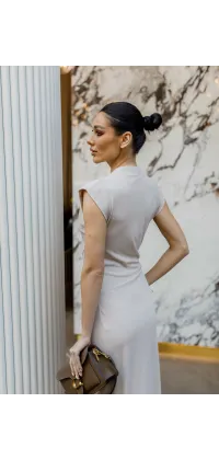 Сукня IMPERIAL у бежевому відтінку, одяг від Jador