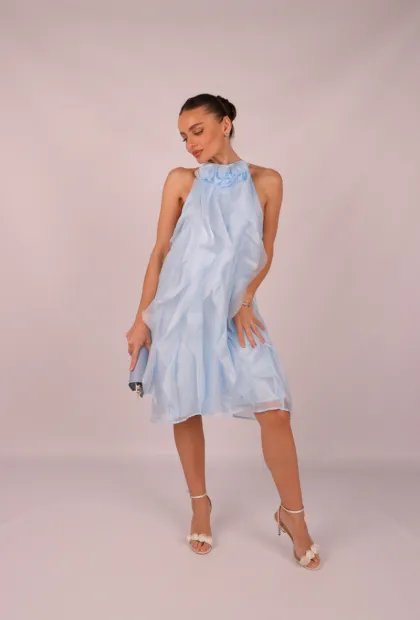 Ніжна сукня у блакитному відтінку