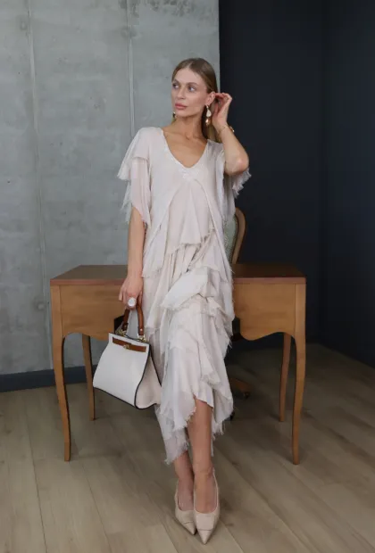 Шовкова сукня беж