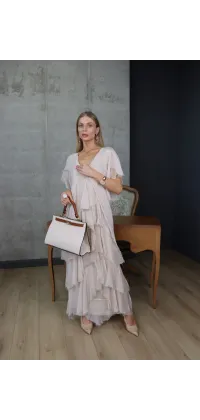 Елегантна шовкова сукня у ніжному бежевому відтінку, одяг від Jador