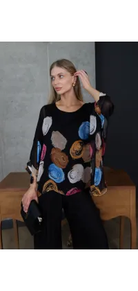 Жіночий шовковий костюм у чорному кольорі. Колір: Чорний