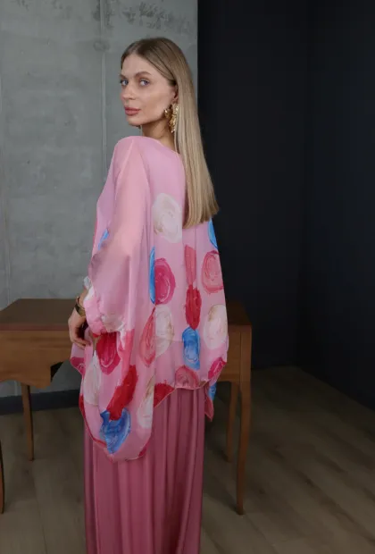 Жіночий  шовковий костюм у рожевому кольорі