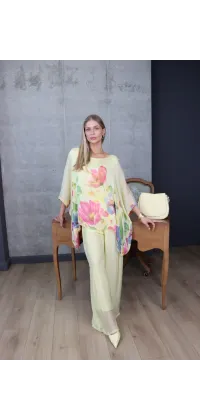 Легкий жіночий костюм у ніжному жовтому відтінку, одяг від Jador