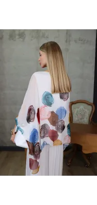 Жіночий шовковий костюм з принтом. Колір: Білий