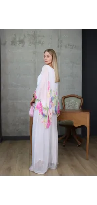 Жіночий шовковий костюм з принтом. Колір: Білий