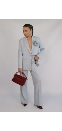 Піджак блакитний з декоративною квіткою, одяг від Jador