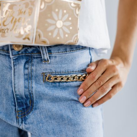 Джинси прямого крою. Ціна: 4990 грн