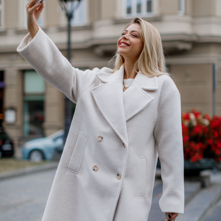 фото: Італійське пальто oversize. Колір: Білий