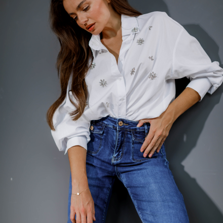 Стильні джинси з високою талією.