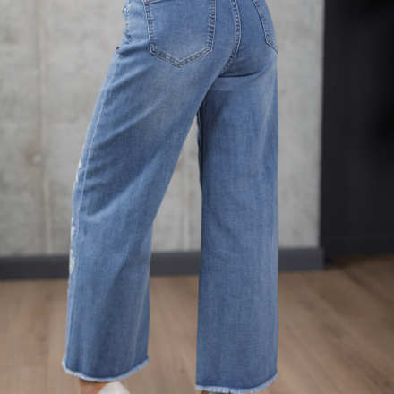 Джинси з трендовою вишивкою, одяг від Jador