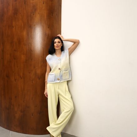 Трендові брюки прямого крою в лимонному відтінку з італійського сатину від бренду IMPERIAL