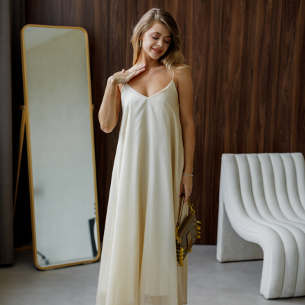 Сукня в стилі slip dress. Колір: Бежевий