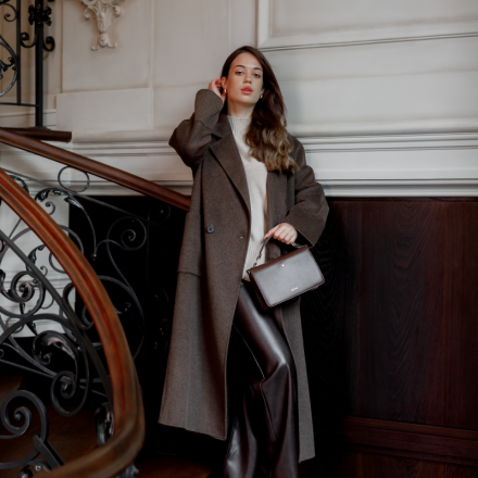 Шоколадне пальто максі, одяг від Jador