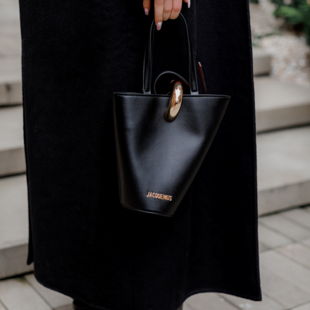 Французьке двобортне пальто класичного крою в елегантному чорному кольорі