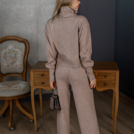 Елегантний трикотажний костюм. Доступні розміри: