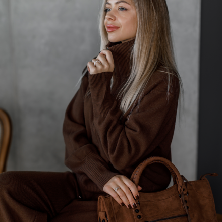 Шоколадний трикотажний костюм. Доступні розміри: tu