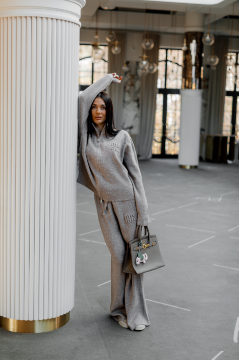 Костюм в стилі Miu Miu