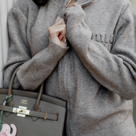 Бежевий трикотажний костюм в стилі Miu Miu із щільного трикотажу