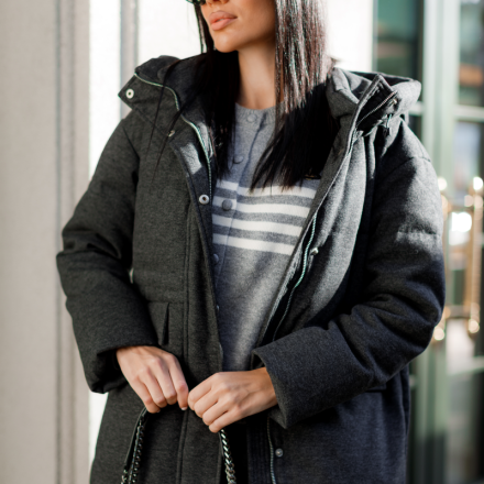 Укорочений зимовий пуховик