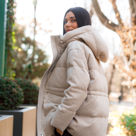 Пуховик у стилі Loro Piana – молочний