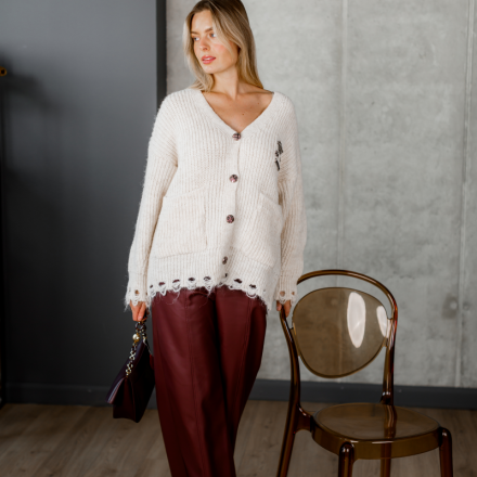 Кардиган з брошкою. Колір: Білий