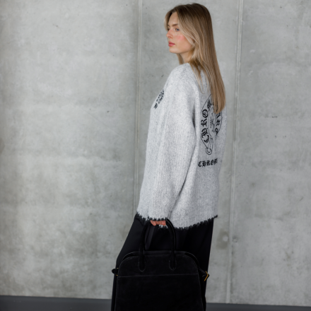 Об'ємний білий светр із фактурної пряжі, натхненний стилістикою Chrome Hearts., одяг від Jador