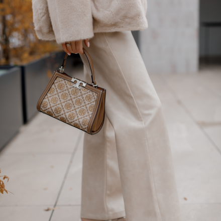 Укорочена шуба. Доступні розміри: m