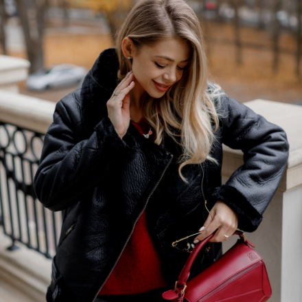 Чорна укорочена дублянка. Доступні розміри: s