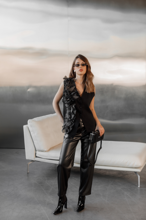 Жилет з декором з органзи фото