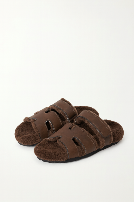 хутряні шльопанці шоколадного відтінку фото