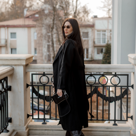 Жіноче пальто назапах. Колір: Чорний