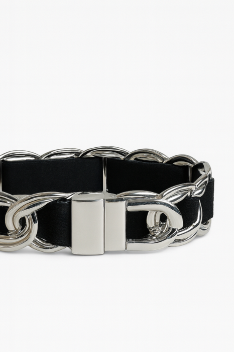 Ремінь із масивними деталями фото