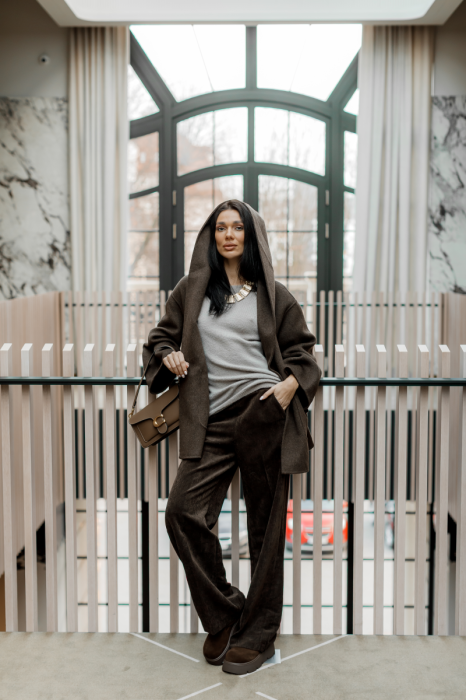 Вовняне пальто з канюшоном