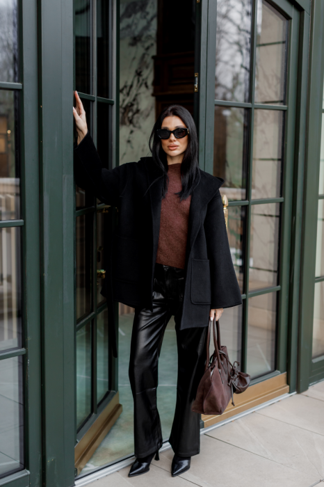 Пальто середньої довжини