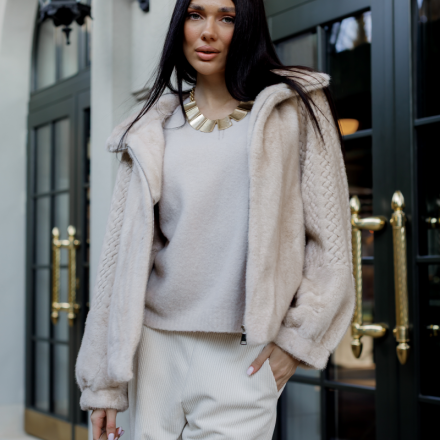 Шуба з елегантним коміром, одяг від Jador