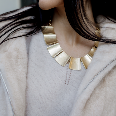 Французька шуба з екохутра в ніжному молочному кольорі , одяг від Jador