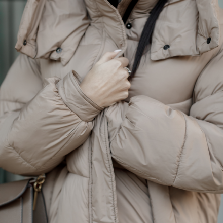 Пуховик світлий -беж, одяг від Jador