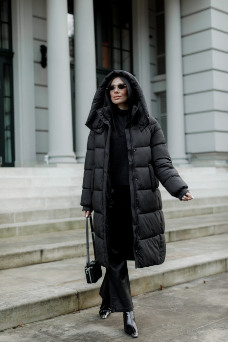 Жіночий подовжений пуховик фото