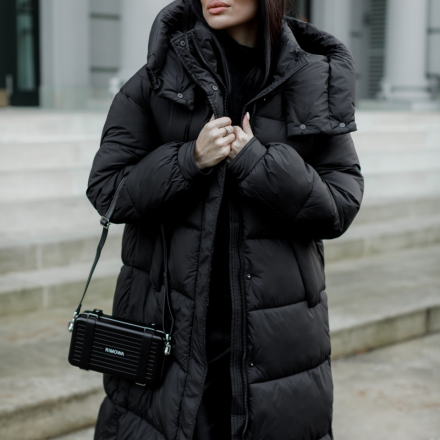 Жіночий подовжений пуховик. Колір: Чорний