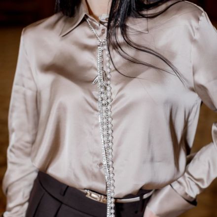 Жіноча шовкова блуза від італійського бренду IMPERIAL з декоративним оздобленням