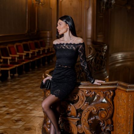 Елегантна чорна мереживна сукня IMPERIAL. Колір: Чорний