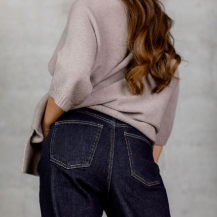 Темно-сині джинси прямого крою з високою посадкою. Колір: Джинс