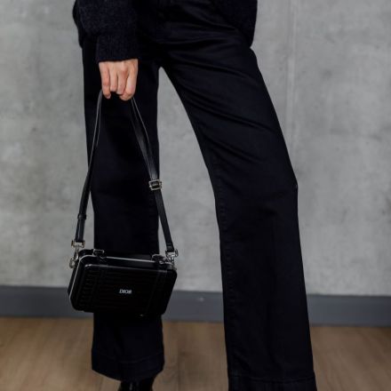 Жіночі чорні джинси прямого крою з щільного деніму