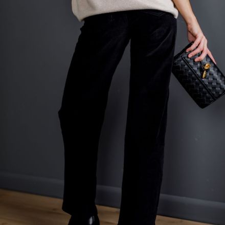 Чорні вельветові штани. Колір: Чорний
