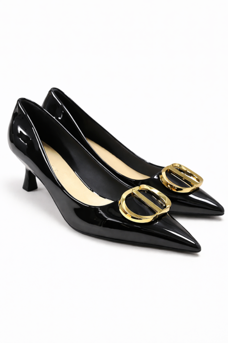 Елегантні класичні туфлі з лакованим покриттям фото