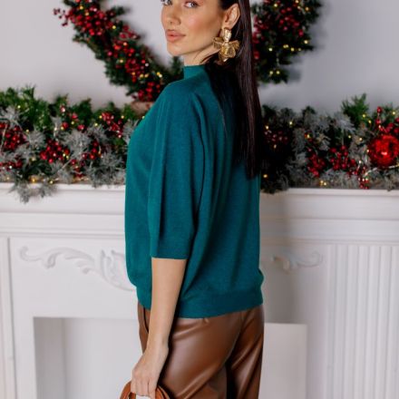 Елегантний трикотажний светр насиченого смарагдового кольору з вільним кроєм
