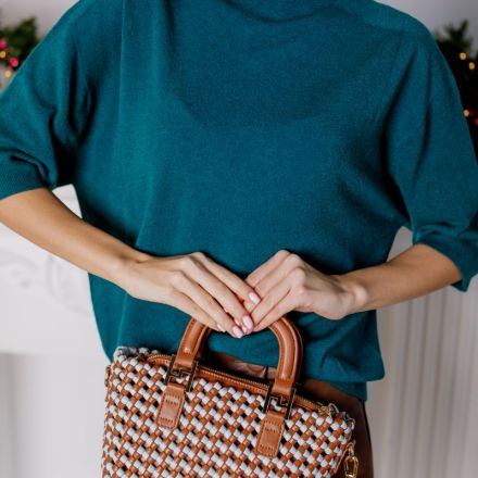 Смарагдовий светр з рукавом 3/4. Колір: Зелений