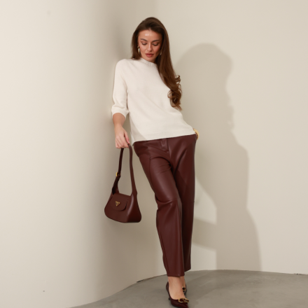 Базовий светр з м’якого трикотажу