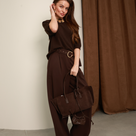 Светр шоколадного кольору з рукавом 3/4. Доступні розміри: tu