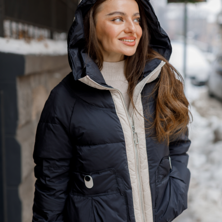 Пухова куртка з капюшоном, одяг від Jador